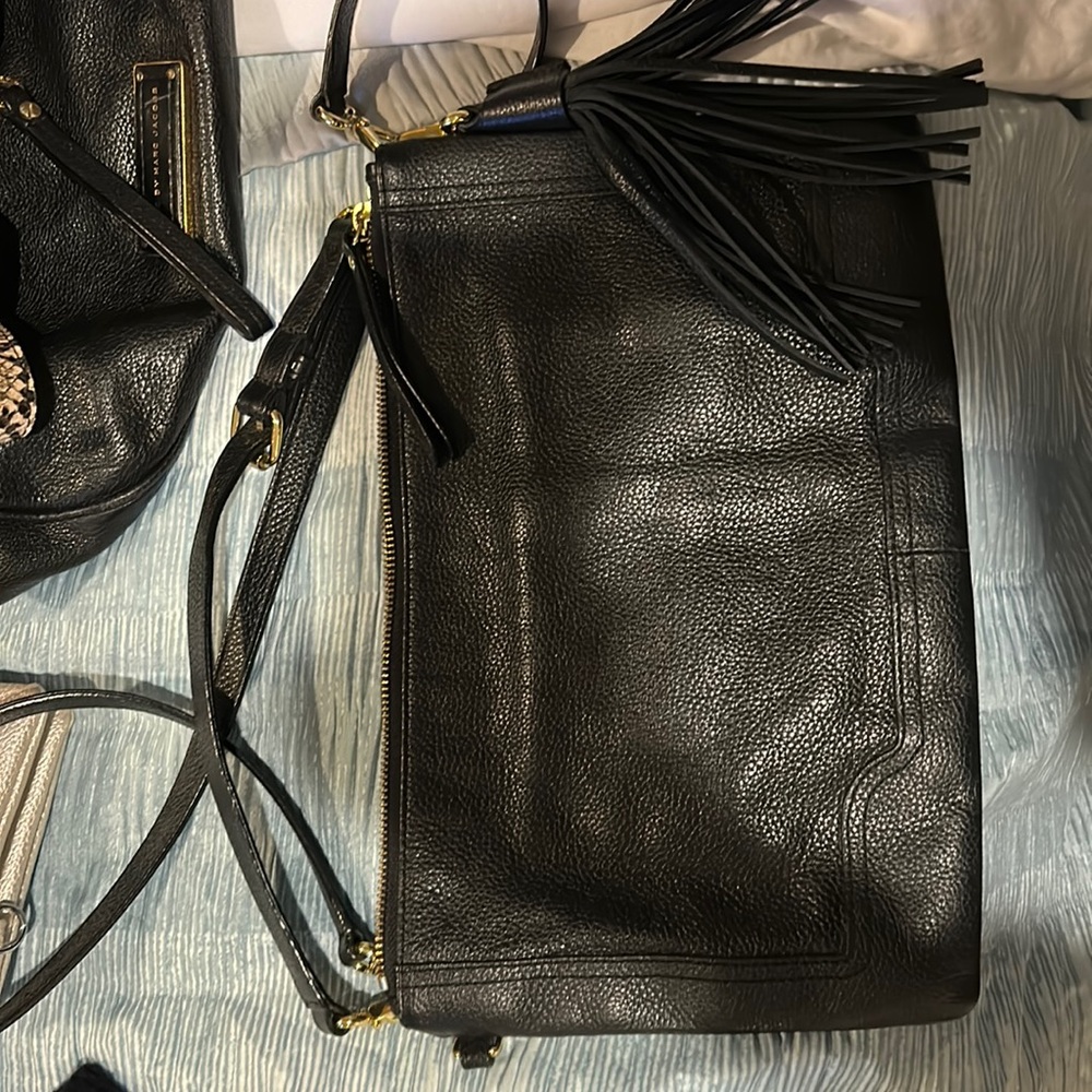 Banana Republic women’s black leather crossbody and shoulder bag